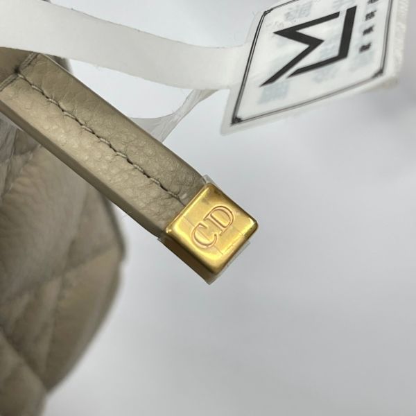 【12 期 0 利率】DIOR CARO DAHLIA銀包【24年7月台灣購證】【99成】 