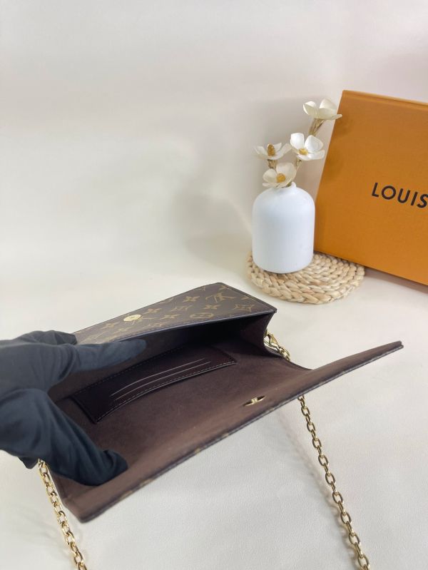 【分期0利率】LV Wallet On Chain Lily【99成新】 