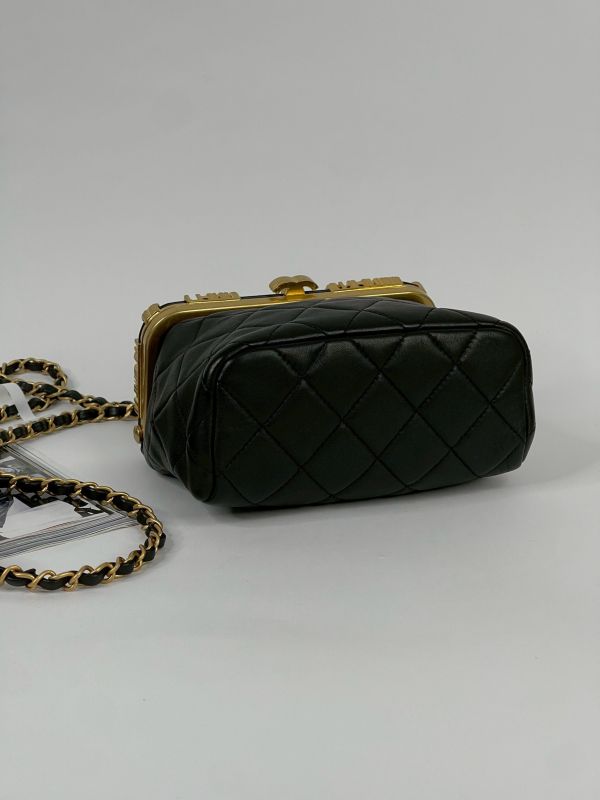 【分期0利率】CHANEL KISS LOCK 方盒子【9成新】 