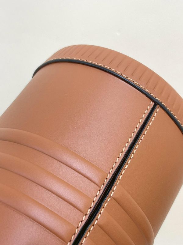 【99成新】LOEWE 園丁水桶包 