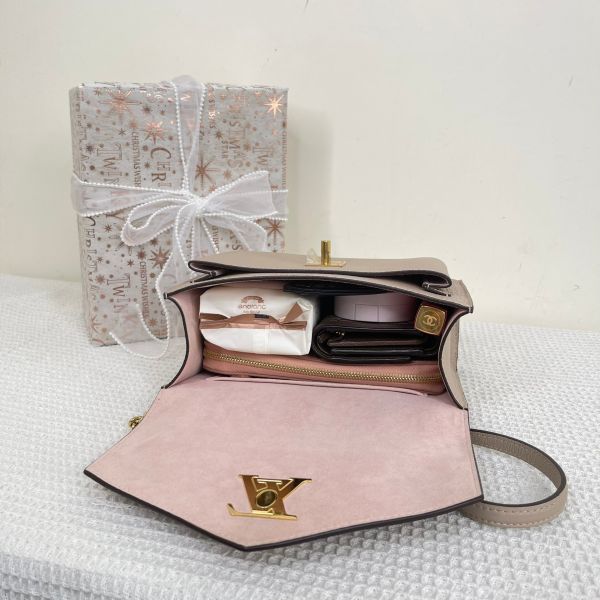 【12期0利率】 LV Mylockme 鏈帶手袋【台灣購證】【99成新】 