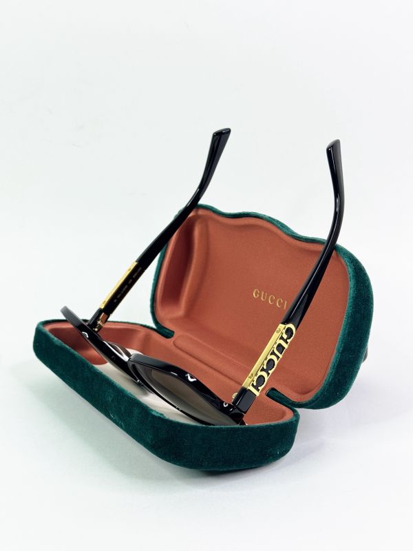 【分期0利率】 GUCCI 大方框側LOGO 墨鏡【99成新】 