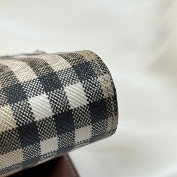 【12期0利率】BURBERRY 全皮翻蓋內裡格紋WOC【95成新】 