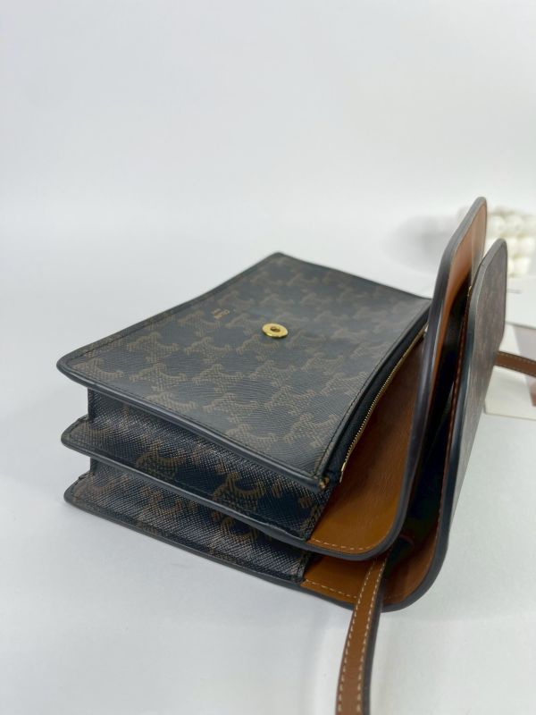 【9成新】CELINE TRIOMPHE凱旋門 STRAP WOC 