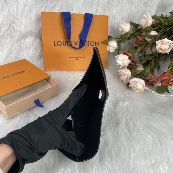 【95成新】【12期0利率】LV 黑色皮革壓紋三折短夾黑色 