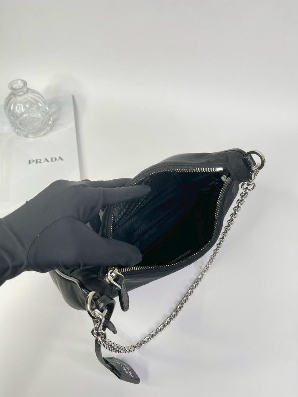 【99成新】PRADA Re-Edition 2005 Re-Nylon 手袋 