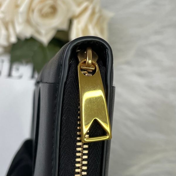 【全新閒置】【12期0利率】BV Cassette Zip Around Wallet 2*4拉鍊長夾小牛皮 