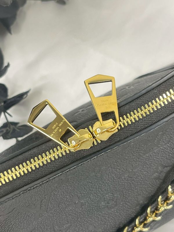 【未使用閒置品】LV Boulogne PM 牛角包 