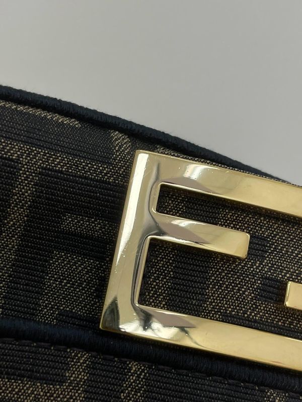 【95成新】FENDI 老花迷你法棍包 