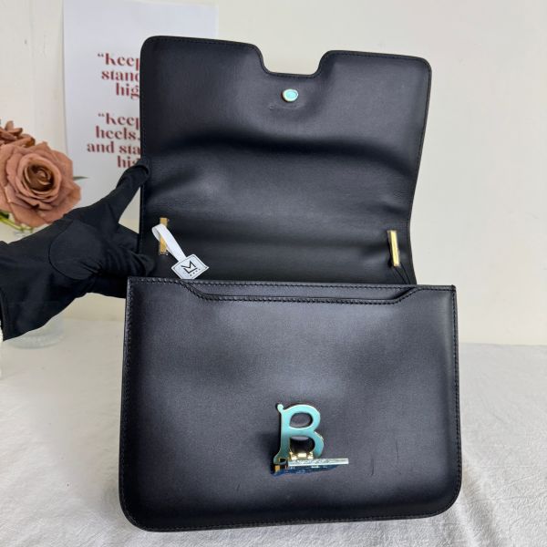 【12期0利率】BURBERRY TB LOGO肩背包 中號【24年3月英國購證】【99成新】 