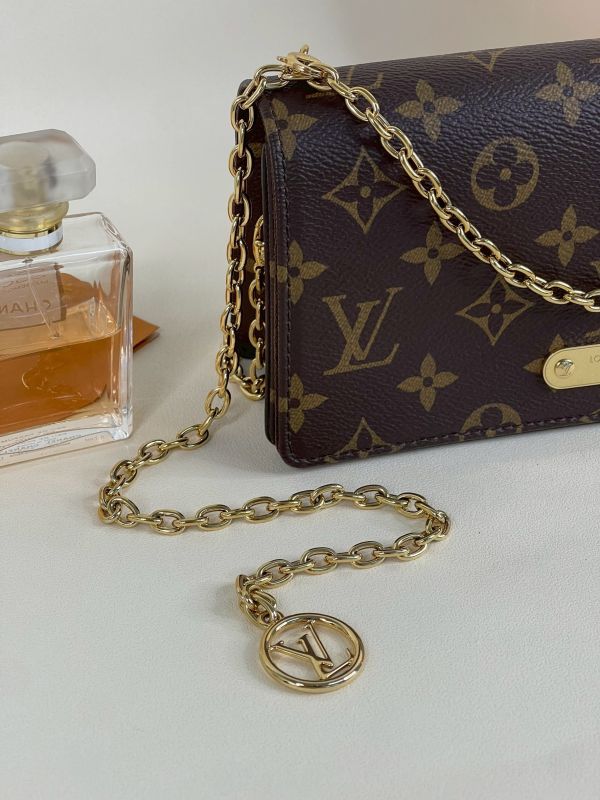 【分期0利率】LV Wallet On Chain Lily【99成新】 