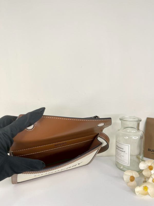 【分期0利率】BURBERRY MINI HORSEFERRY斜背包【85成新】 