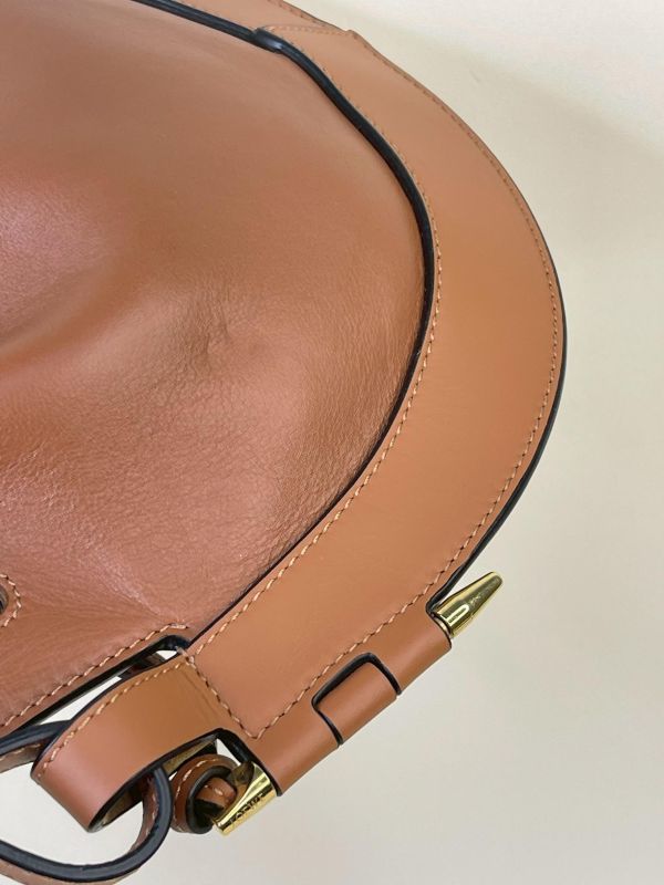 【9成新】LOEWE HORSEHOE 馬蹄造型斜背包 