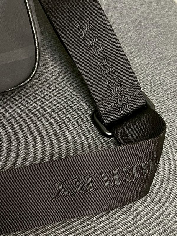 【分期0利率】BURBERRY 炭灰格紋郵差包 【99成新】 