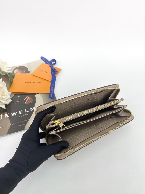 【全新品】LV ZIPPY 