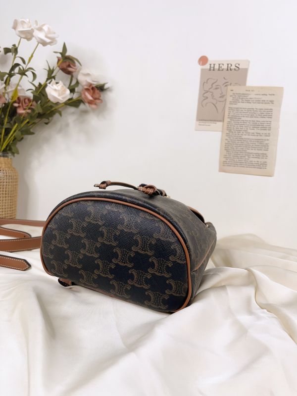 【分期0利率】CELINE Triomphe帆布及小牛皮迷你型FOLCO背包【未使用閒置品】 