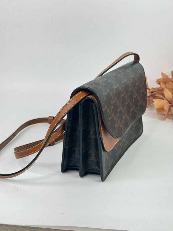 【分期0利率】CELINE TRIOMPHE凱旋門 STRAP WOC【99成新】 
