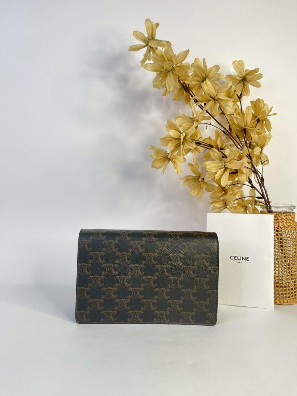 【全新品】CELINE TRIOMPHE凱旋門 STRAP WOC 