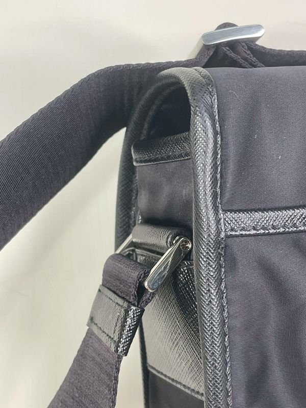 【分期0利率】PRADA 經典LOGO輕量尼龍翻蓋斜背包【全新品】 