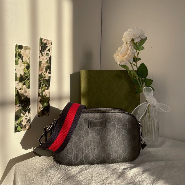 【12期0利率】GUCCI  Supreme 相機包【23年台灣購證】【99成新】 