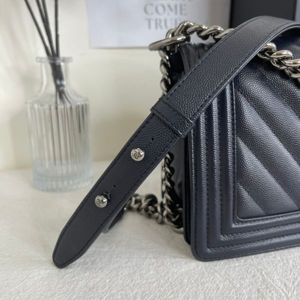 【12期0利率】CHANEL 山形紋 BOY 25 深藍【9成新】 