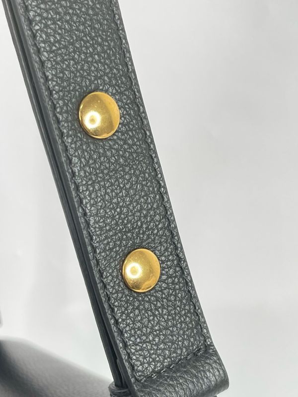 【95成新】VERSACE Virtus 肩背包 