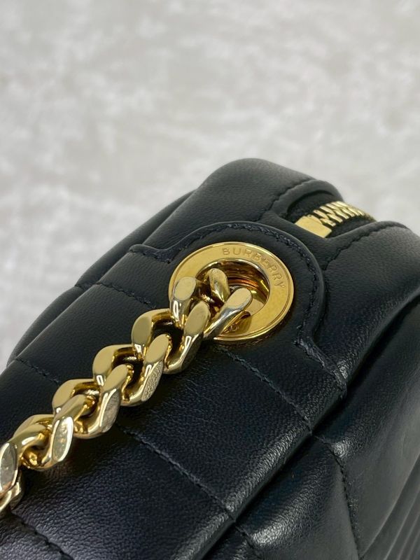 【95成新】BURBERRY Lola 羊皮縫線迷你斜背相機包 