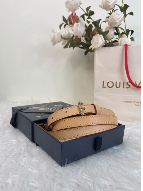 【分期0利率】LV 可調式植鞣革背帶【95成新】 