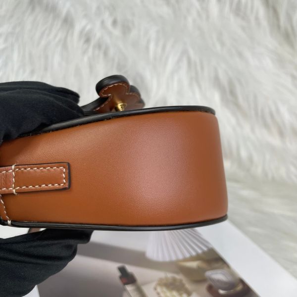 【95新】【12期0利率】CELINE 平滑小牛皮CUIR TRIOMPHE迷你BESACE  小胖包 