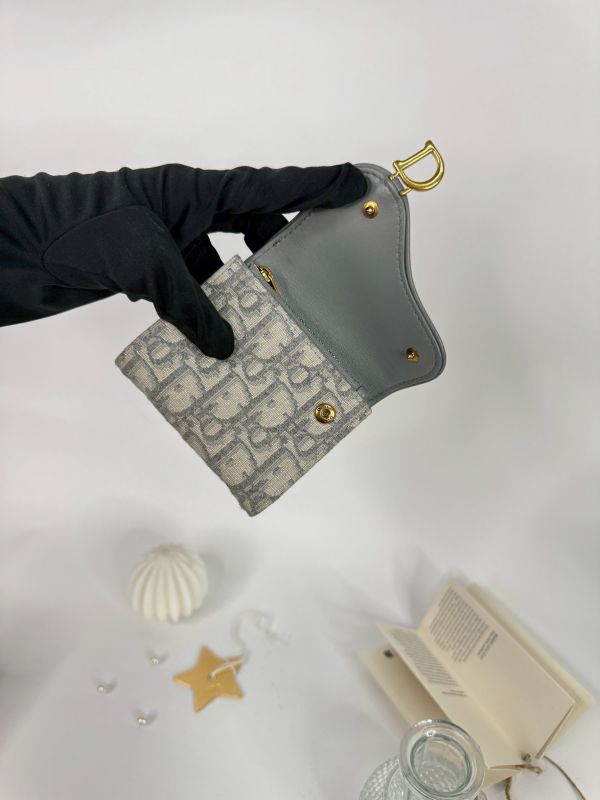 【分期0利率】DIOR SADDLE LOTUS 老花三折短夾【9成新】 