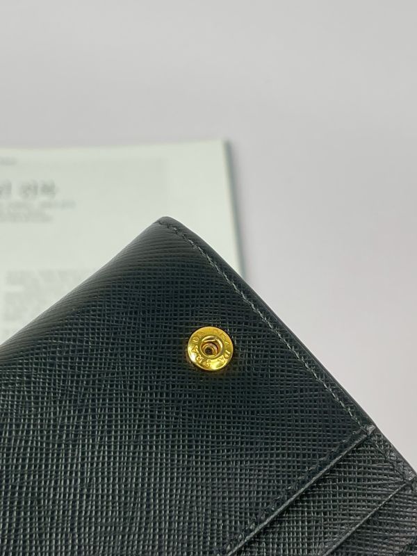 【分期0利率】PRADA 浮雕LOGO 防刮信封長夾【85成新】 