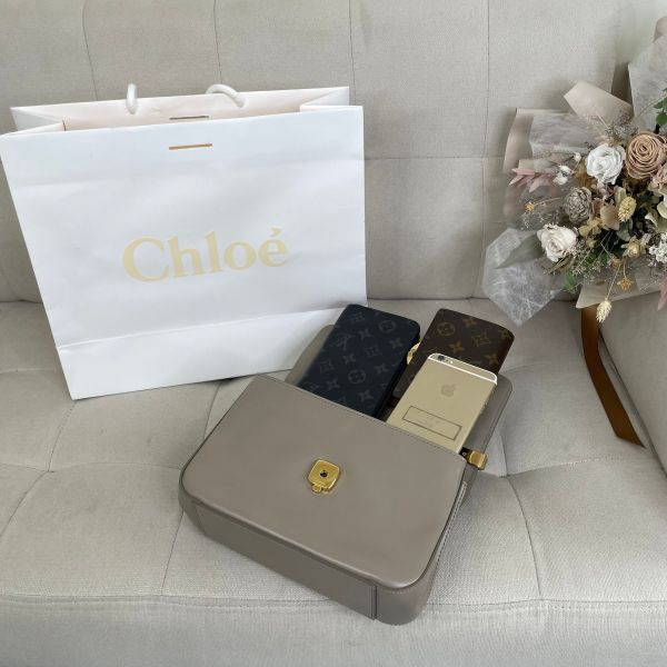 【12期0利率】Chloe C字橫版翻蓋斜背包【95成新】 