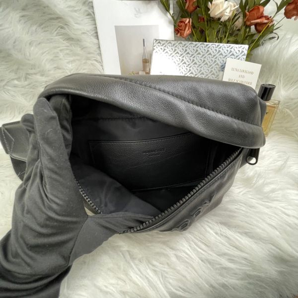 【12期0利率】BURBERRY 皮革字母壓印腰包【95成新】 
