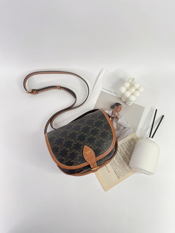 【95成新】CELINE Triomphe帆布中型Folco手袋 