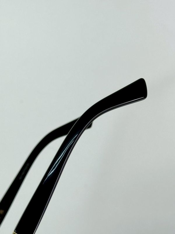 【分期0利率】 GUCCI 大方框側LOGO 墨鏡【99成新】 