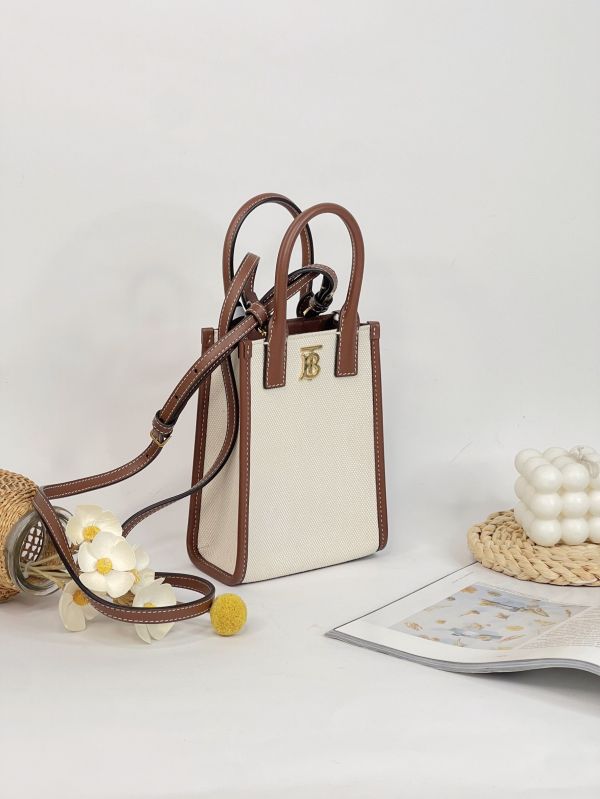 【分期0利率】BURBERRY 迷你FRANCES斜背手機包【99成新】 