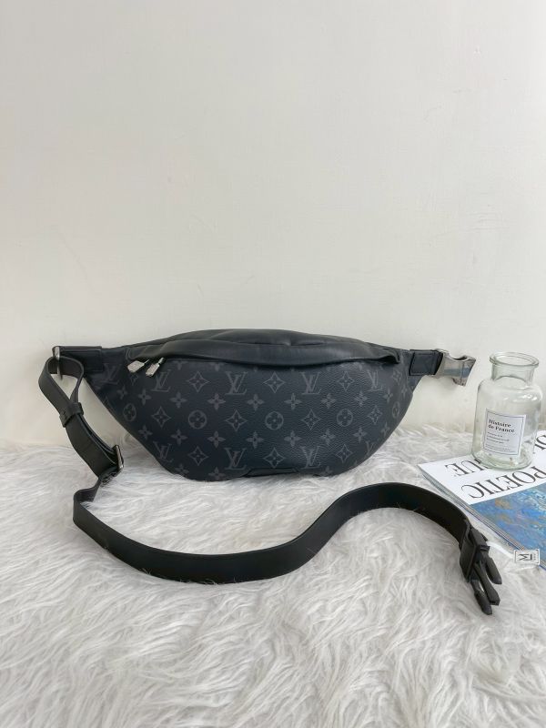 【分期0利率】LV 皮革背帶黑老花腰包【9成新】 