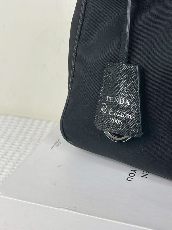 【分期0利率】PRADA Re-Edition 2005 Re-Nylon 迷你腋下包【9成新】 