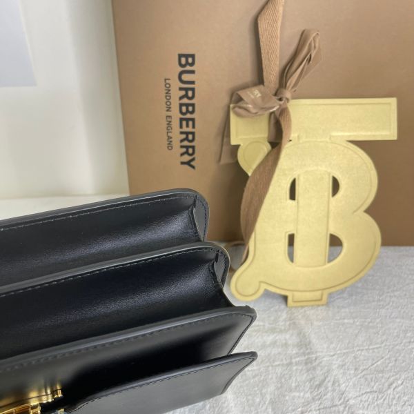 【12期0利率】BURBERRY TB LOGO肩背包 中號【24年3月英國購證】【99成新】 
