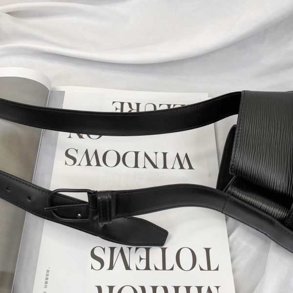 【8成新】【12期0利率】LV EPI 水波紋八角水桶包 