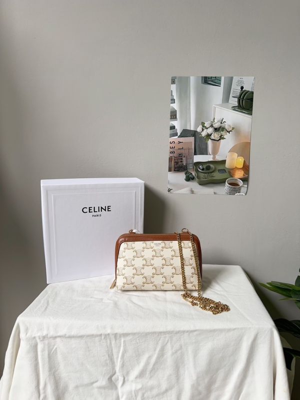【12期0利率】CELINE TRIOMPHE貝殼包【9成新】 