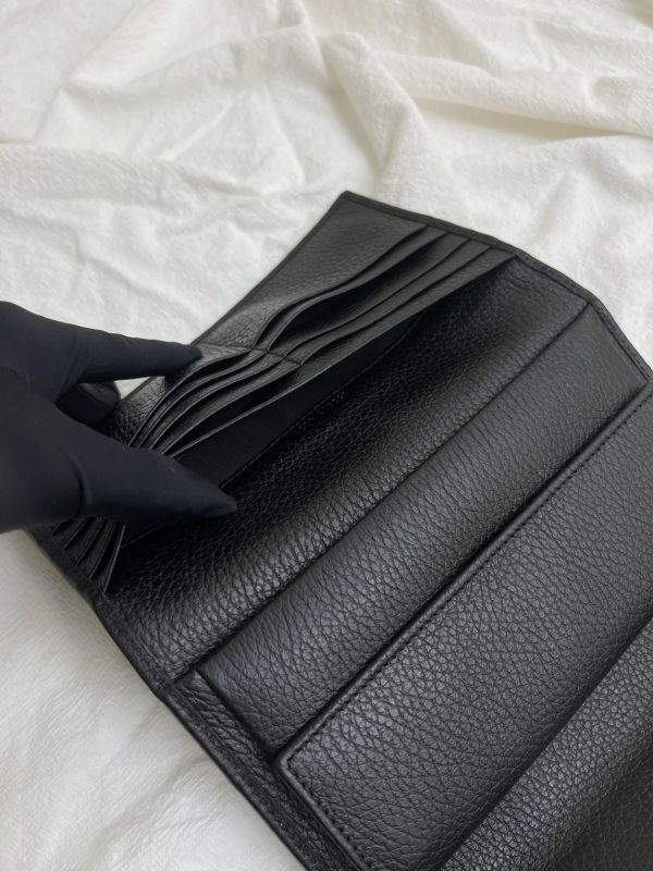 【未使用閒置品】GUCCI 牛皮壓紋長夾 