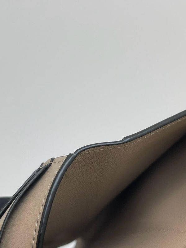 【99成新】LOEWE 粒面小牛皮小號豎款皮夾 