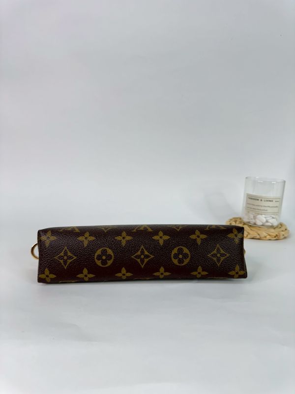 【分期0利率】LV 化妝包 MM【99成新】 