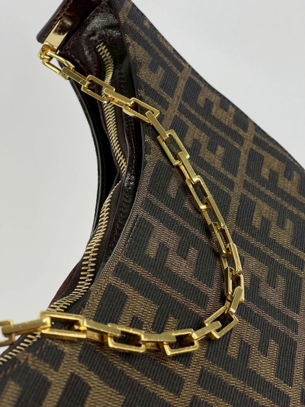 【9成新】FENDI ZUCCA 半月包 