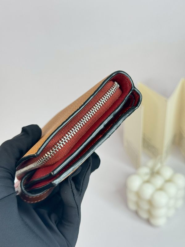 【分期0利率】LOEWE 小牛皮小型拉鍊短夾【95成新】 