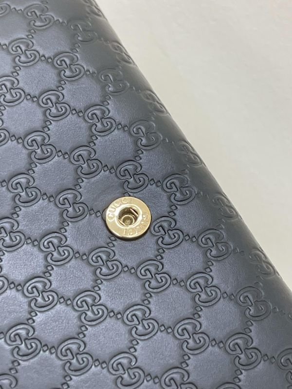 【9成新】GUCCI 滿版牛皮雙G壓紋扣式信封長夾 