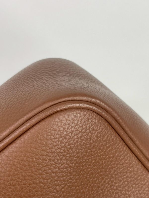 【99成新】BURBERRY TB 荔枝牛皮相機包 