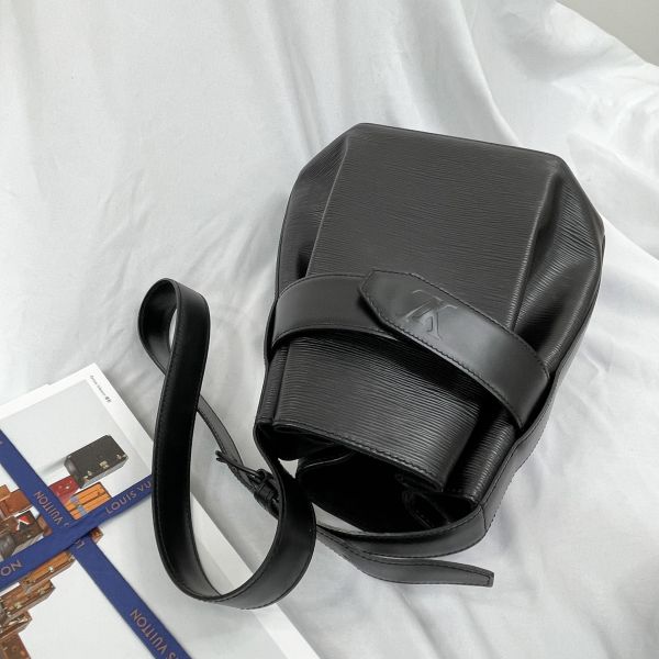 【8成新】【12期0利率】LV EPI 水波紋八角水桶包 