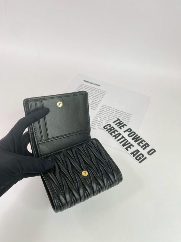 【99成新】MIUMIU Matelassé 納帕皮革短銀包 